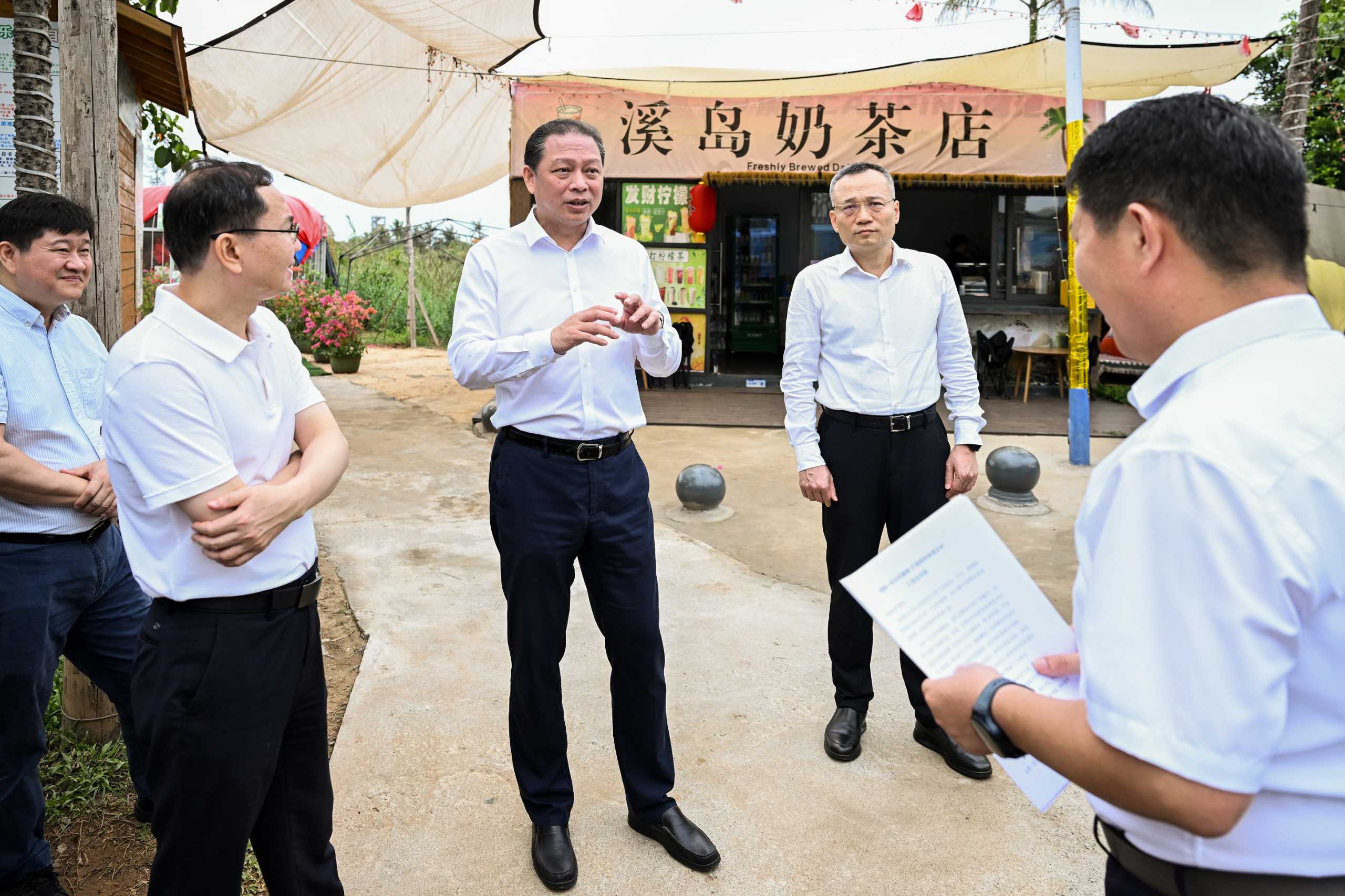 范少军调研安全生产、旅游市场情况并看望慰问一线劳动者